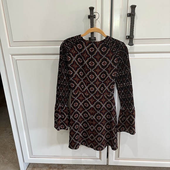 A.L.C. Alexa Printed Bell Sleeve Silk Dress (3) - Picture 12 of 12